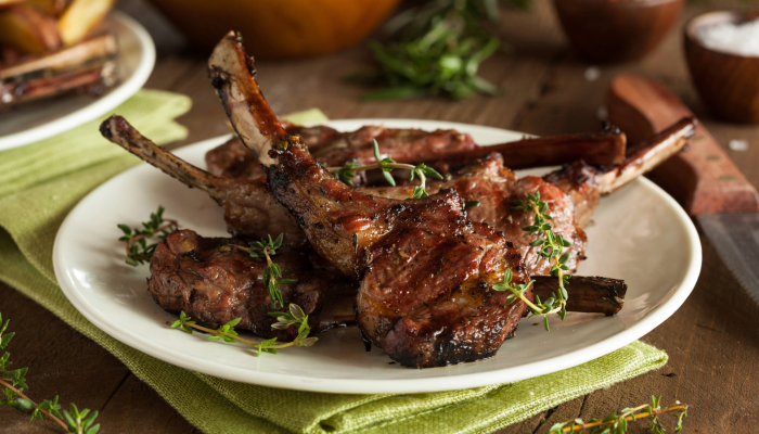 Lamb chops with lemon, thyme and honey